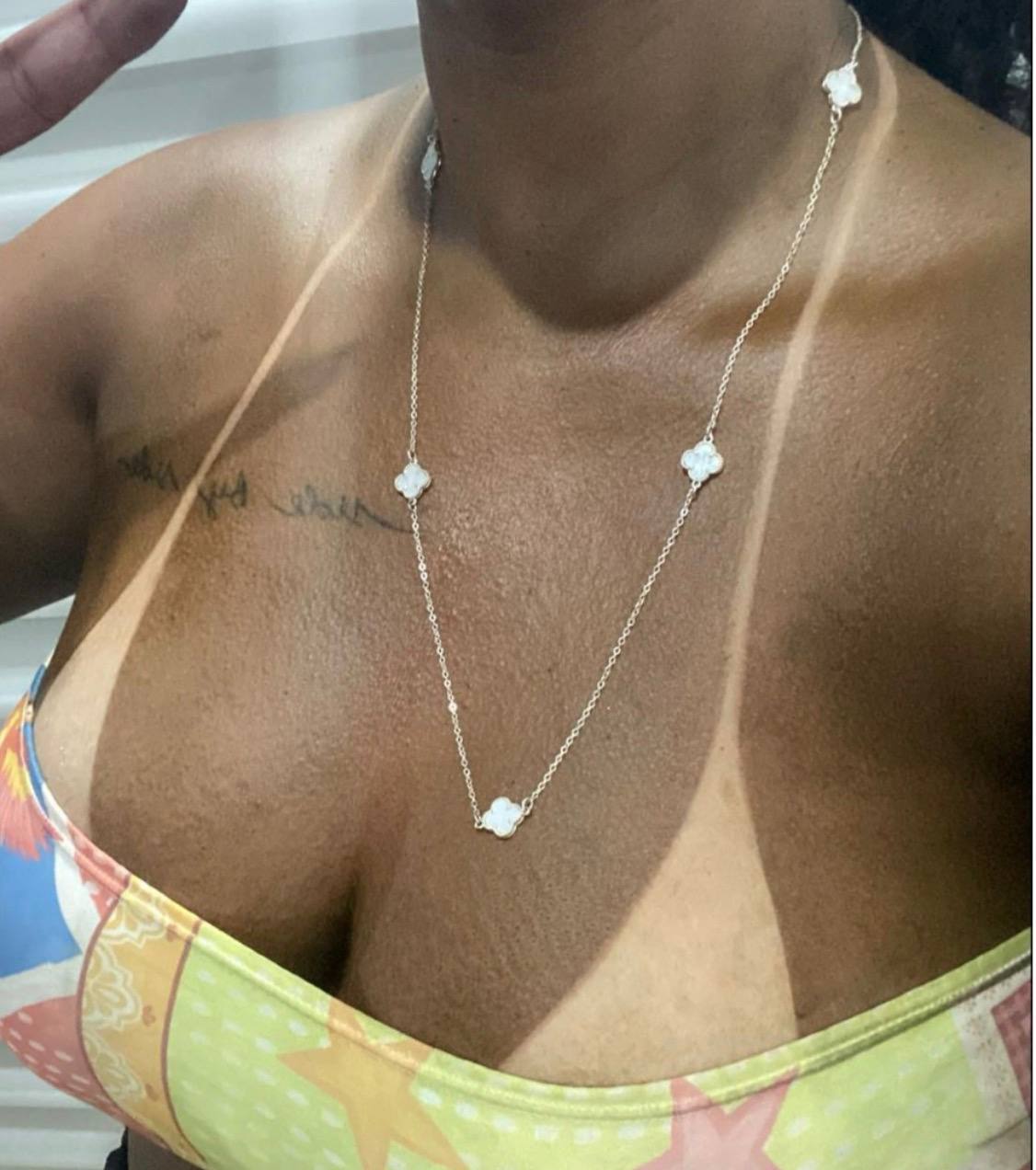 Bronzeamento com marca Carla Bronze